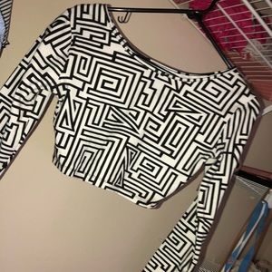 Patterned long sleeve crop top